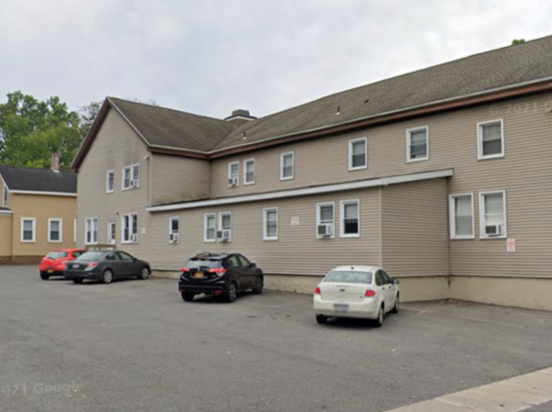 Baldwinsville Apartment: 49 Tappan St