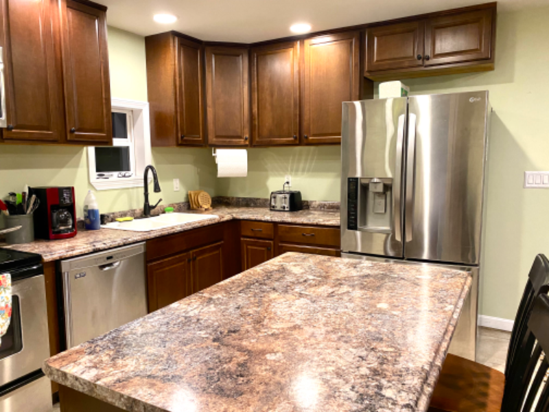 North Attleboro Apartment: 68 Eddy st