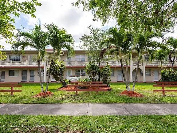 Miami Gardens Condo: 20337 NE 2nd Ave