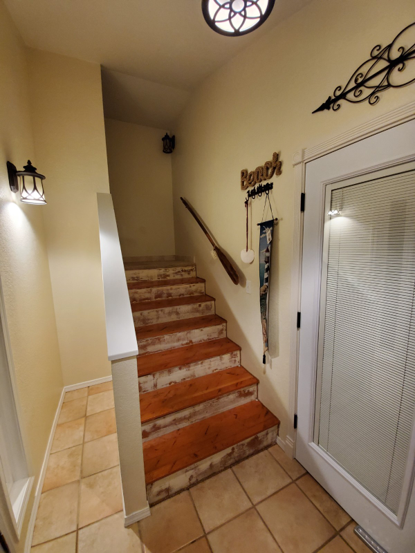 Astoria Apartment: 1842 5th St