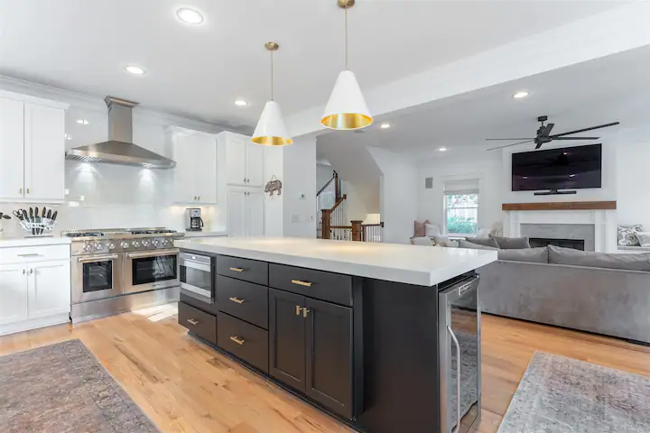 Nashville House: 3311 Acklen Ave