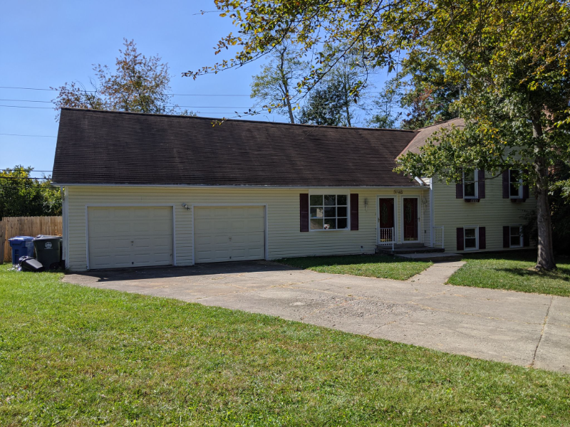 Lexington Townhome: 485 Woodview Drive