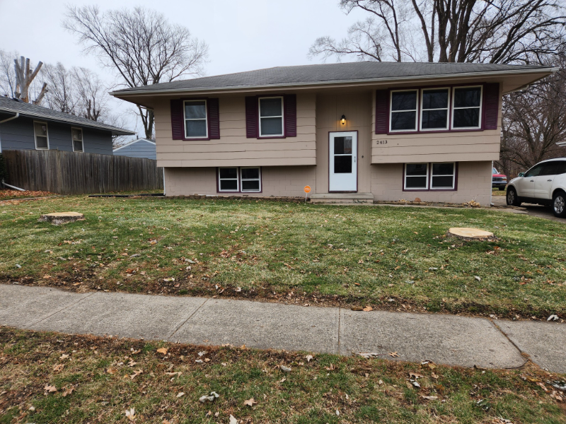 Des Moines House: 2413 E 42nd st