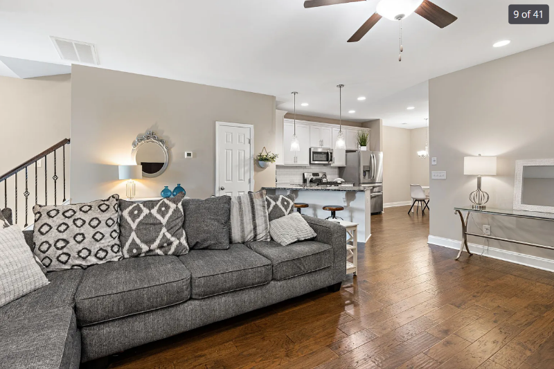 Hendersonville House: 141 saddlewood ln