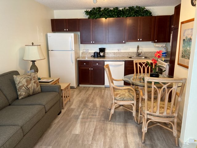 Honolulu Condo: 2240 Kuhio Avenue