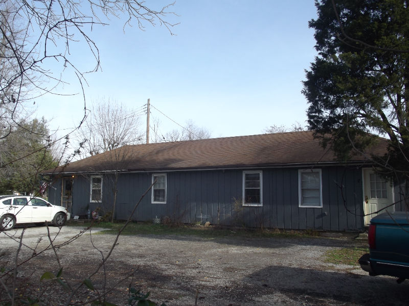 Radcliff Apartment: 258 W Vine St