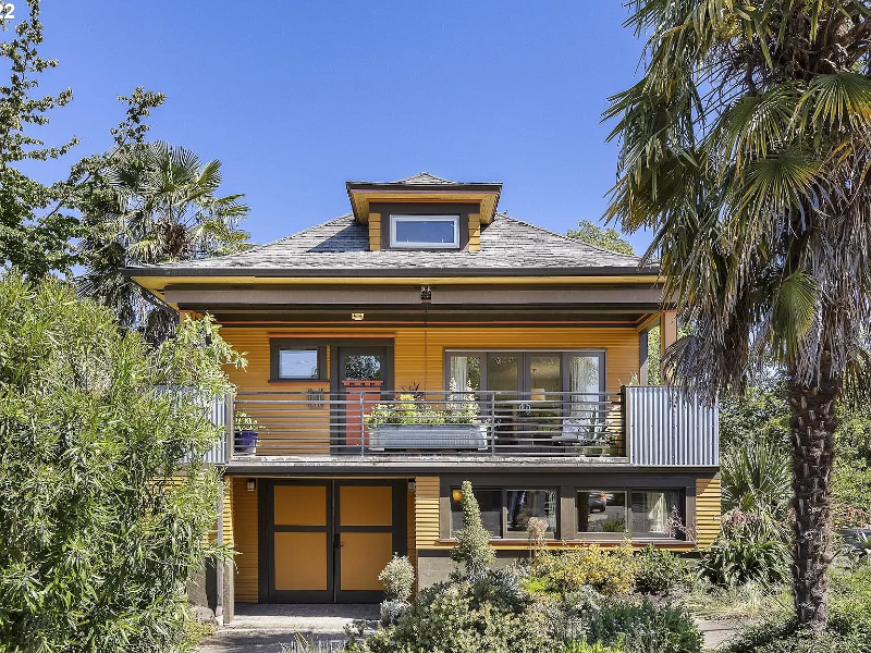 Portland House: 2735 SE Gladstone St