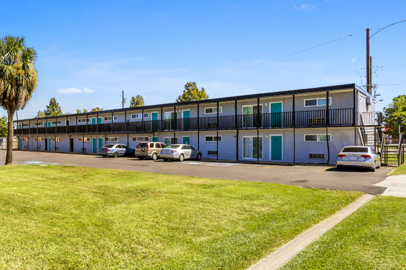 Gretna House: 1536 Stumpf Blvd