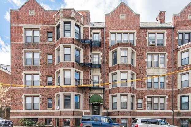 Boston Condo: 26 Commonwealth Terrace