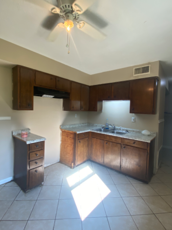 Louisville House: 6009 Stillridge Ct