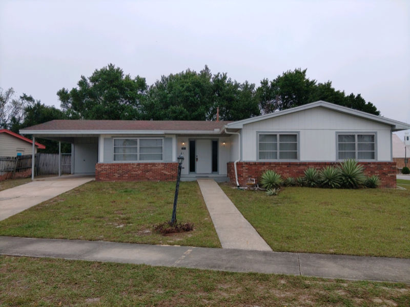 Deltona House: 2309 Fairgren Ave.