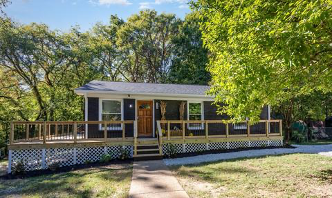 Columbia House: 119 rainbow circle