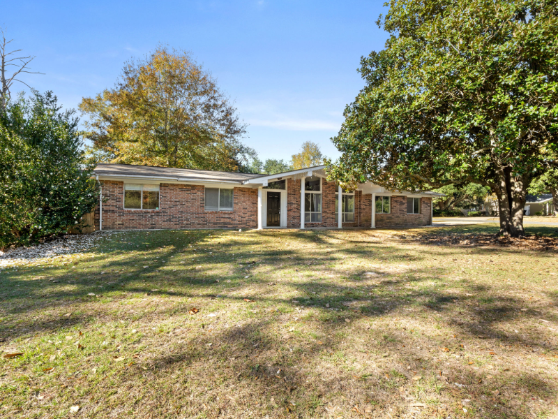 Deridder House: 1019 N Texas