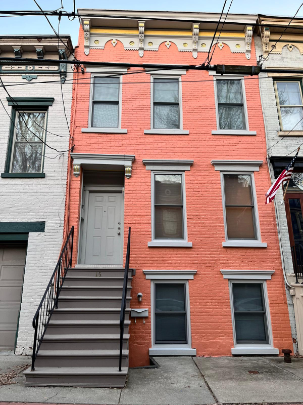 Albany Apartment: 15 Irving street