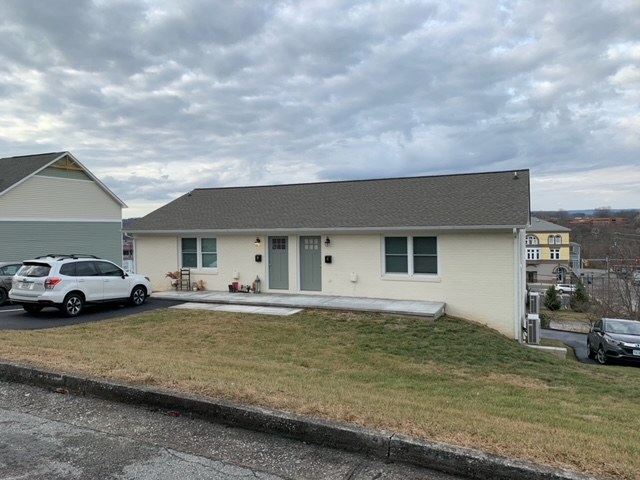 Radford Apartment: 301 Second Street