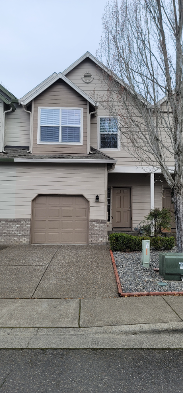 Beaverton Townhome: 18558 SW Takena Ct