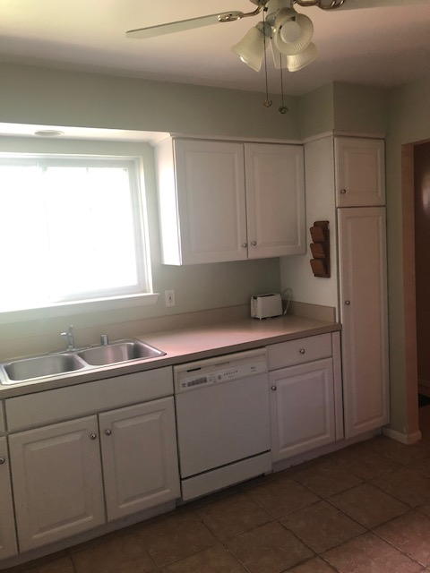 Bloomfield HIlls House: 447 Fox Hills dr. north