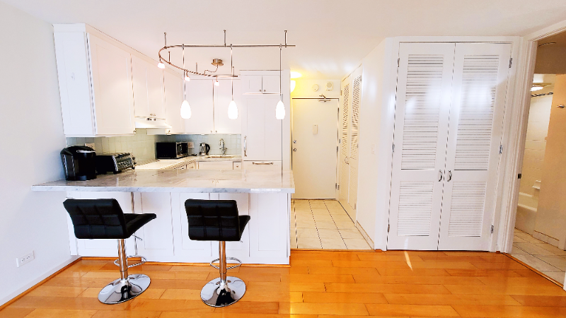 HONOLULU Condo: 2140 Kuhio Ave