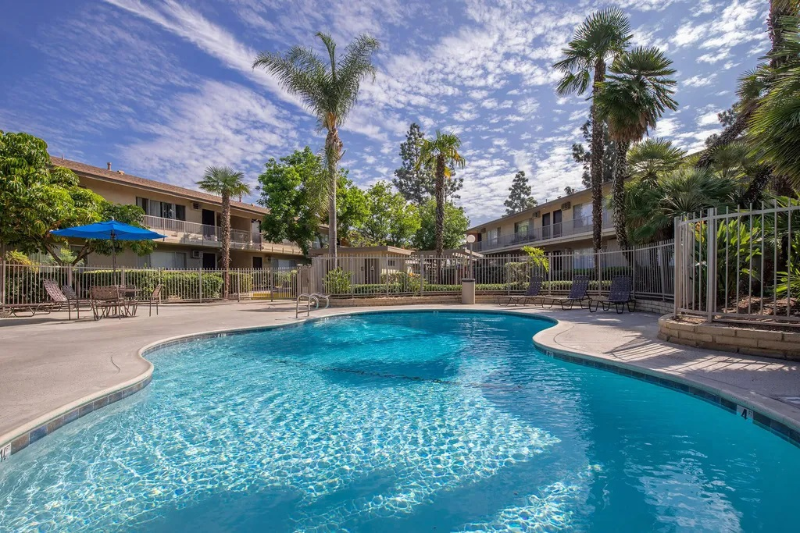Anaheim Apartment: 400 S Sunkist St