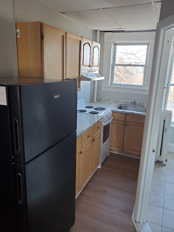 Manchester Apartment: 488 Pine St