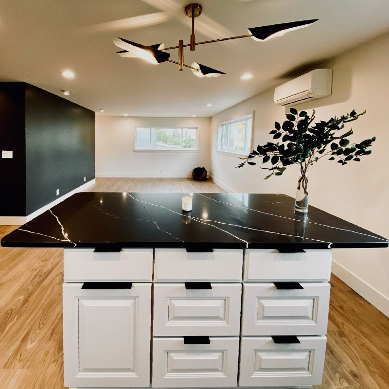 Seattle Apartment: 2620 NW 63rd St