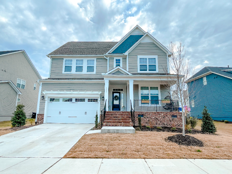 Chapel Hill House: 121 Sweet Briar Ln