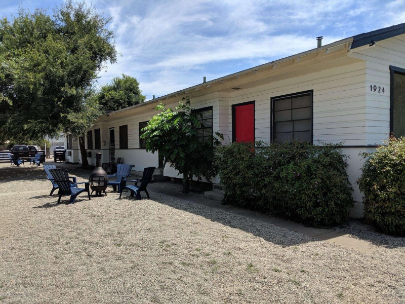 Pasadena Apartment: 1924 Lincoln Ave