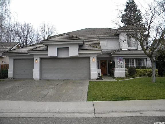 Elk Grove House: 0 E