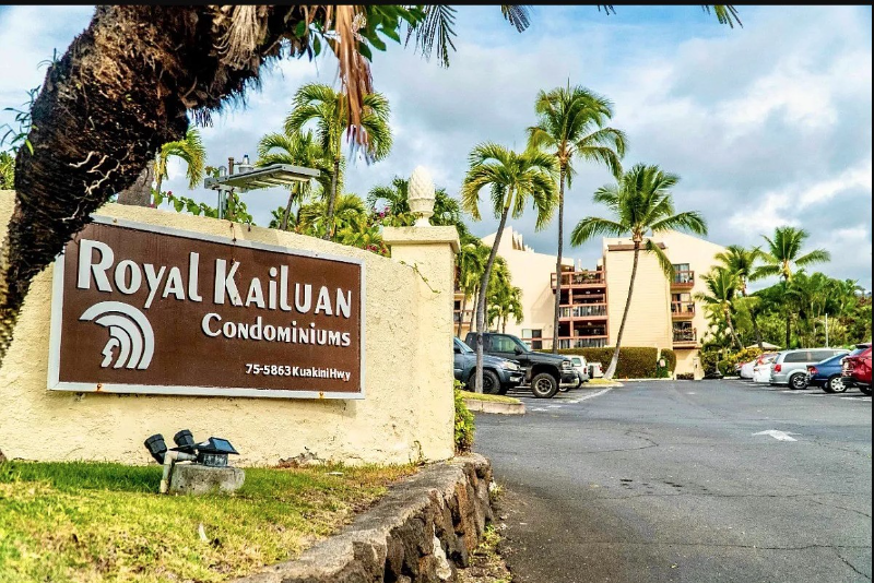 Kailua Kona Condo: 75-5863 Kuakini Hwy