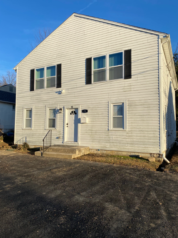 Pikesville House: 15 Village rd