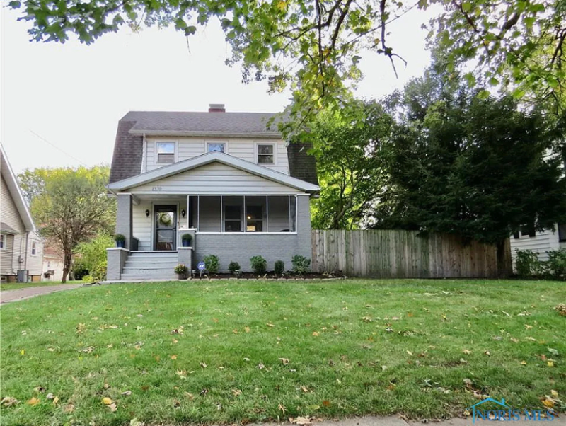 Toledo House: 2339 Castlewood Dr