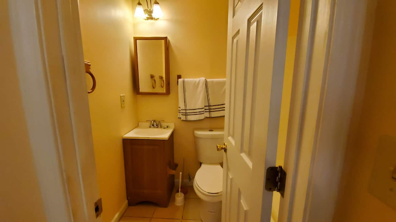 Ellenwood Apartment: 4168 Connor Dr