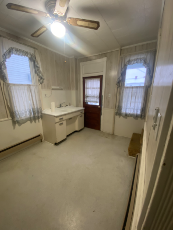Scottdale Apartment: 203 Loucks ave