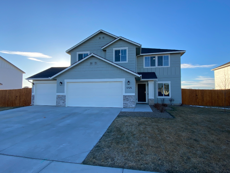 Mountain Home House: 1725 SW Miner