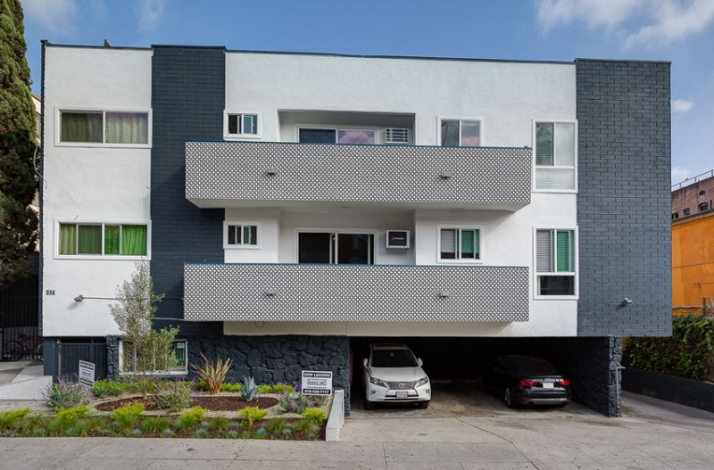 Los Angeles Apartment: 514 S Mariposa ave