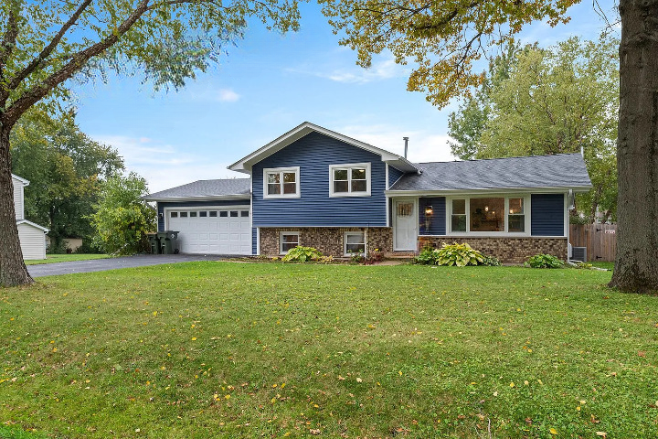 West Chicago House: 29W081 Donald Ave