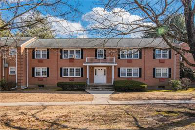 Farmington Condo: 2 Brickyard Road