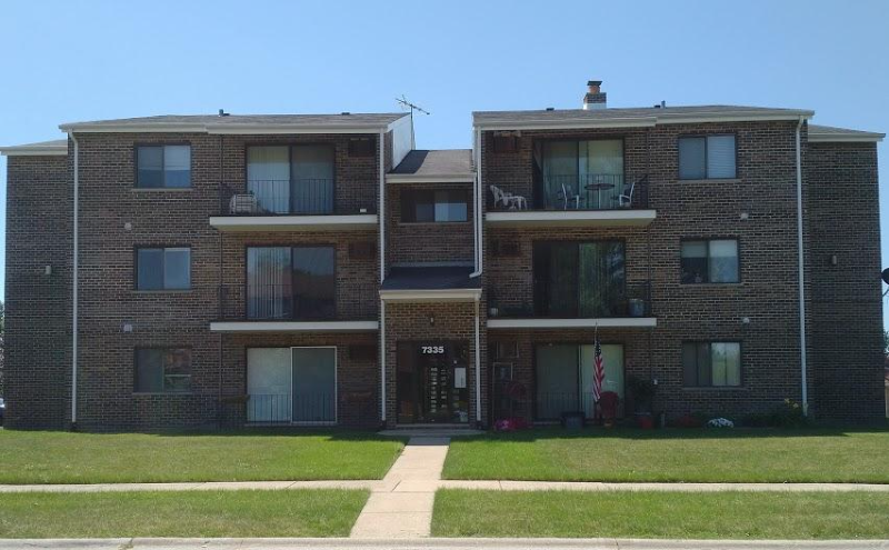 Orland Park Apartment: 7335 Tiffany Dr