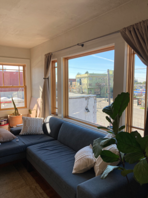 Oakland Apartment: 6422 Telegraph Avenue