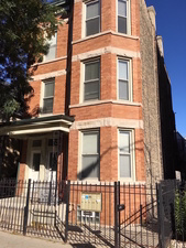 Chicago Apartment: 2302 W Roscoe St