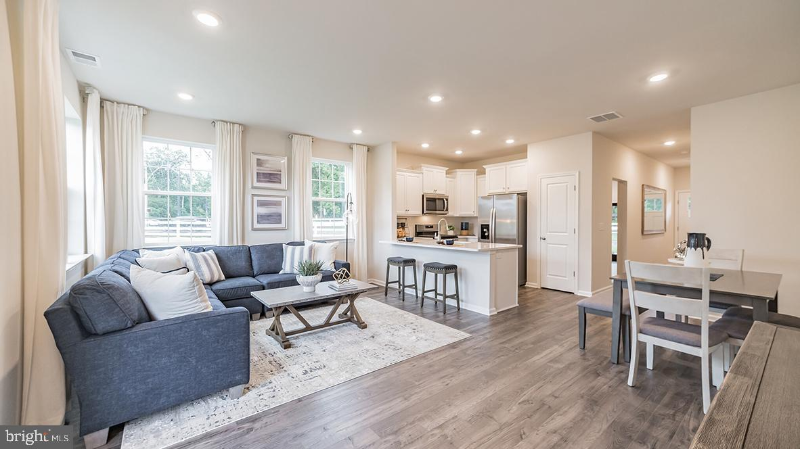 Burlington Townhome: 22 Peregrine Way