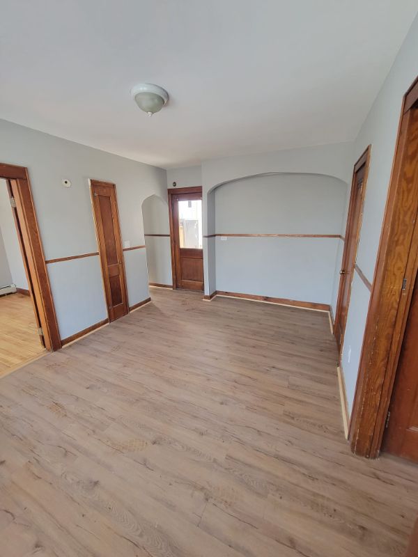 Manchester House: 296 Amherst Street