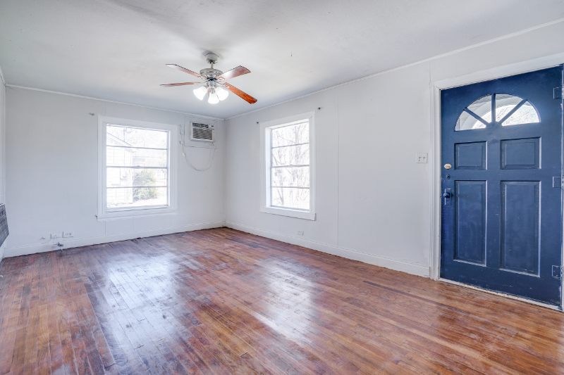 Gainesville House: 901 N Howeth st