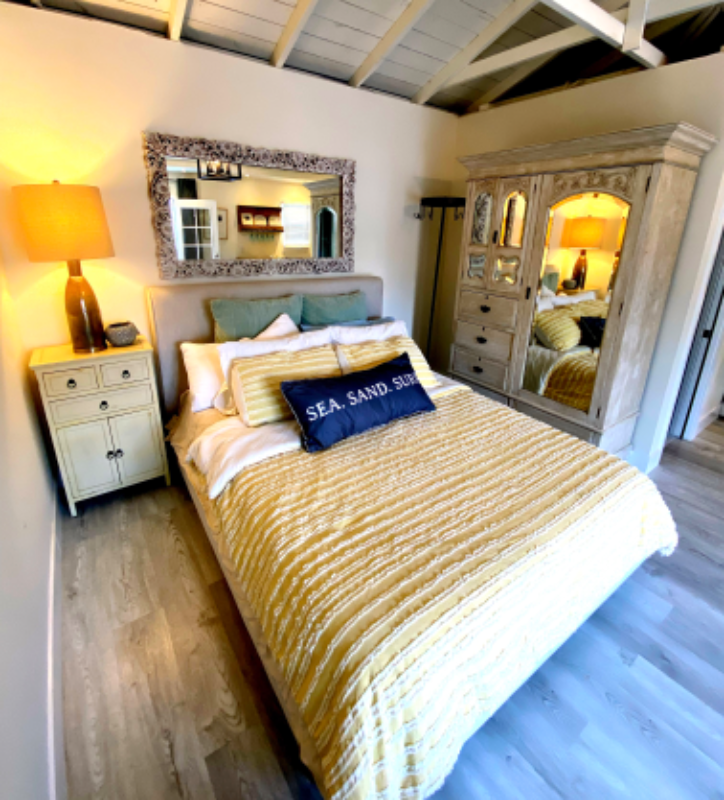 San Diego Multiplex: 2232 Seaside Studio