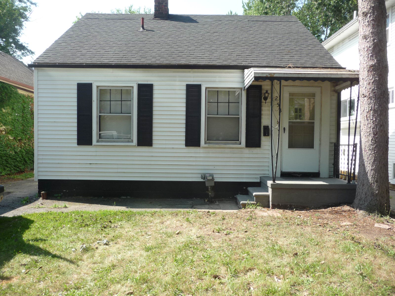 Ferndale House: 253 W Chesterfield