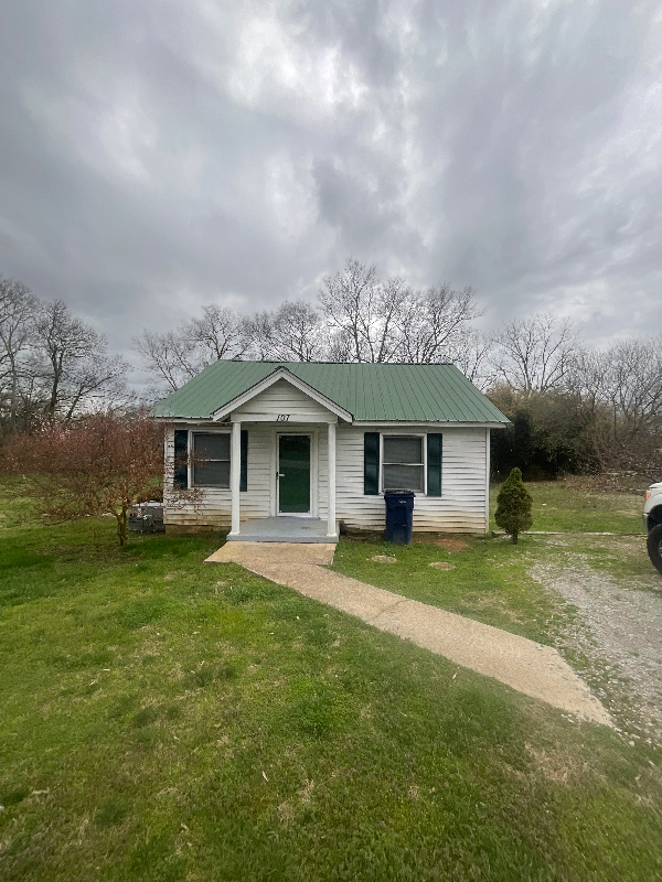 Columbia House: 107 Westover Drive