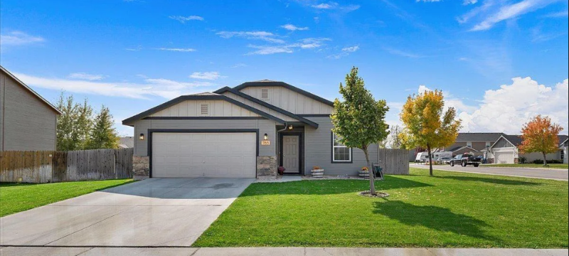 Mountain Home House: 765 SW Portal