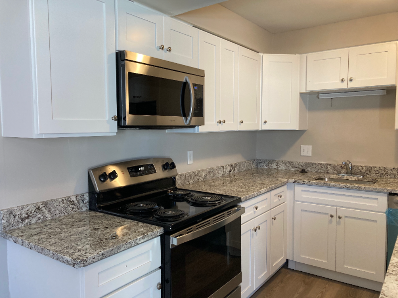 Dewitt Apartment: 5599 Thompson Road