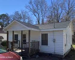 pinetops House: 606 S 2nd st.