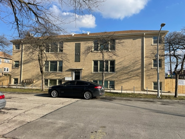 Chicago Apartment: 4901 n Kilpatrick